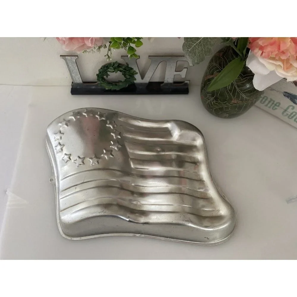 Wilton cake pan
